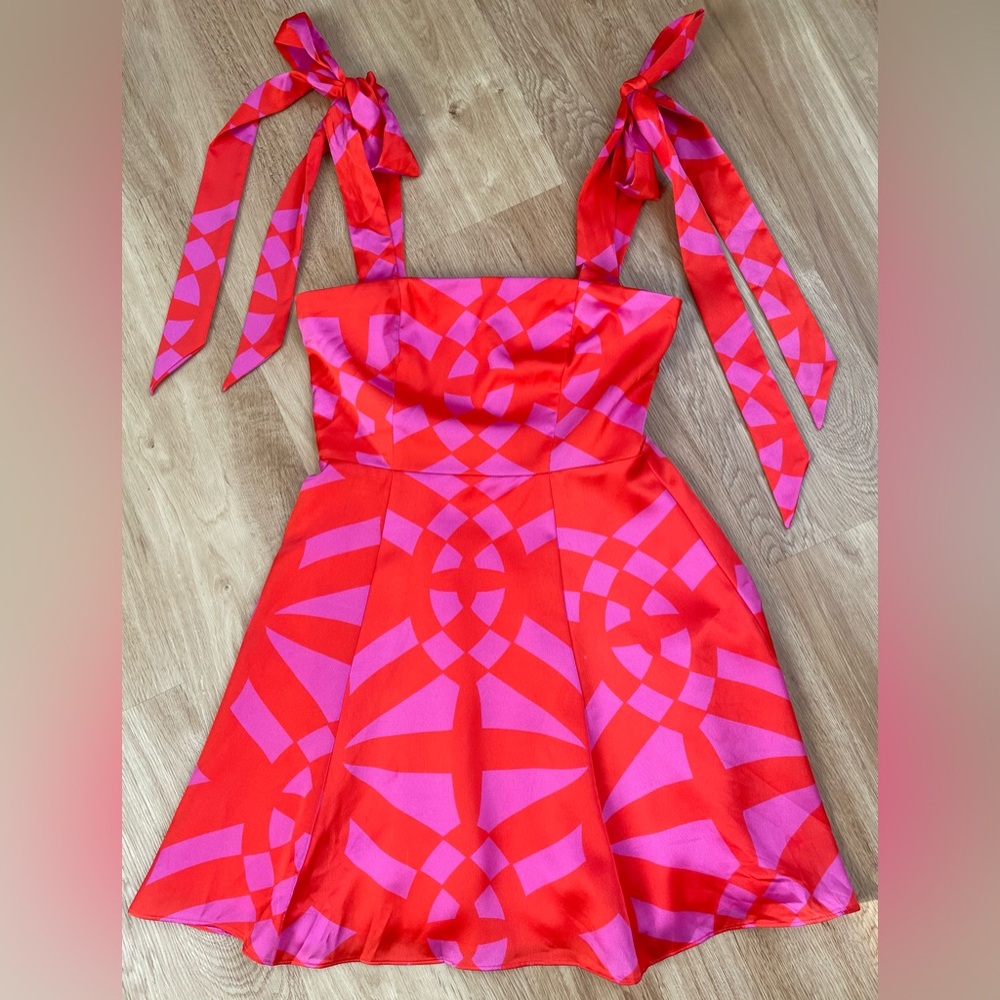 Gianni Bini mini dress Venita Aspen Aria Geometric pink red tie straps sz 4 $209
